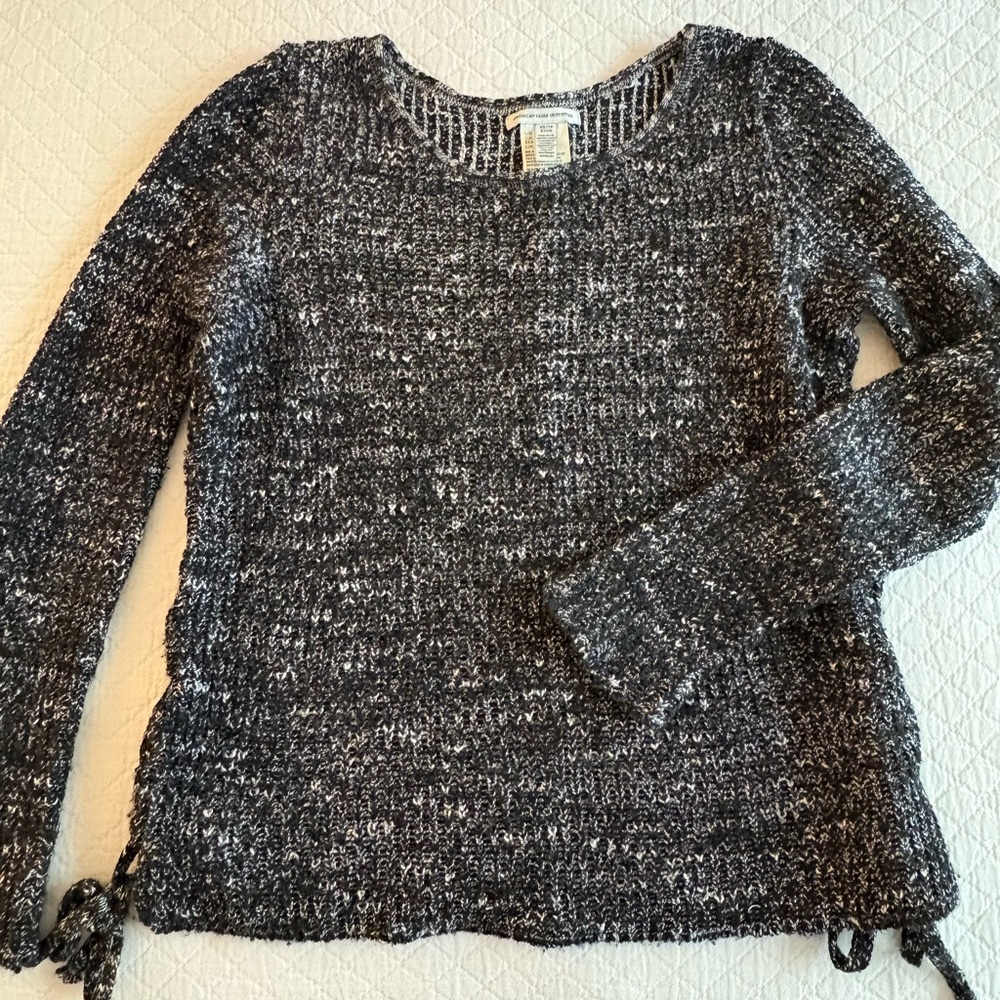 American Eagle Black and White Sweater